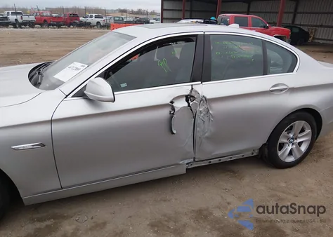 2013 BMW 528I xDrive z USA, uszkodzony, nr VIN WBAXH5C52DDW13275